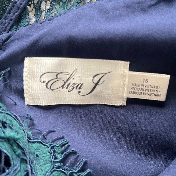 ELIZA J Women's Green V Neck Lace Fit & Flare midi Dress Size 16 EUC - Picture 8 of 11